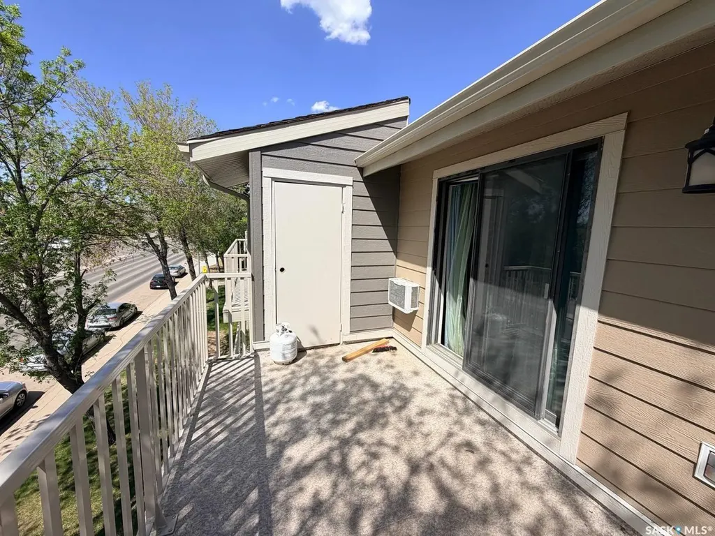 1121 Mckercher Drive Saskatoon SK S7H 5B8