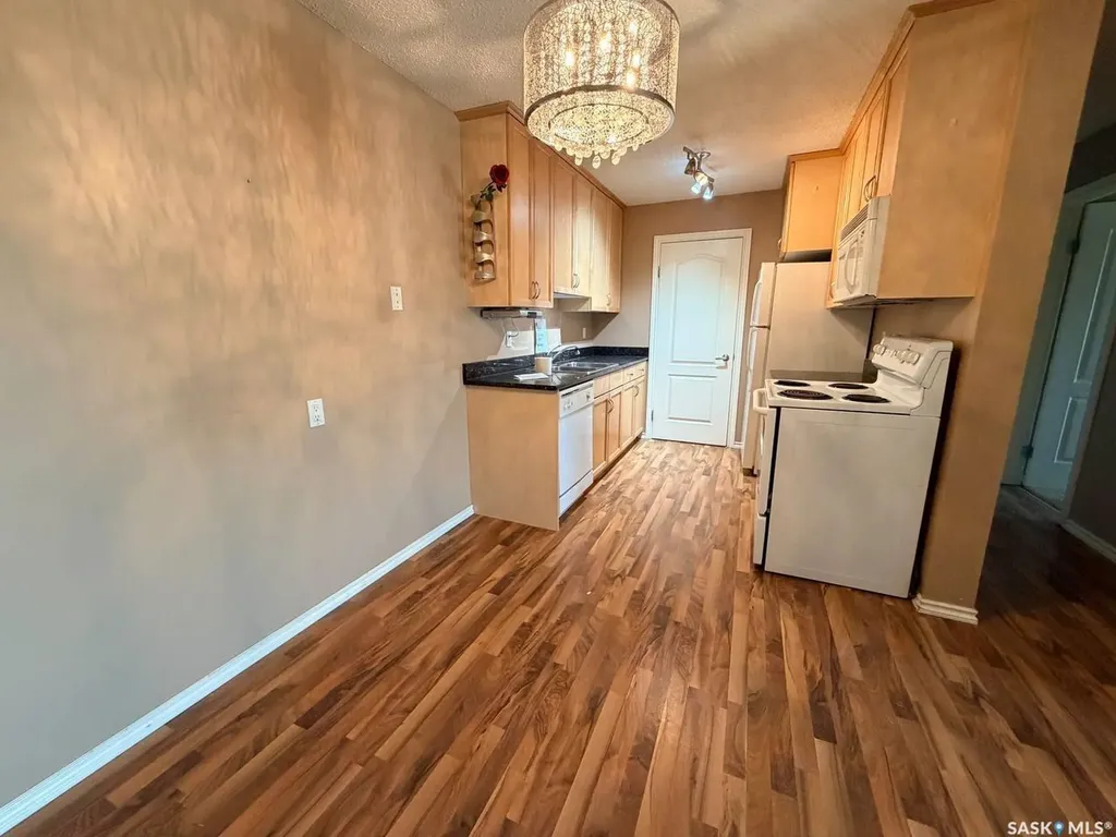 1121 Mckercher Drive Saskatoon SK S7H 5B8