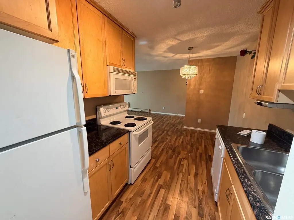 1121 Mckercher Drive Saskatoon SK S7H 5B8