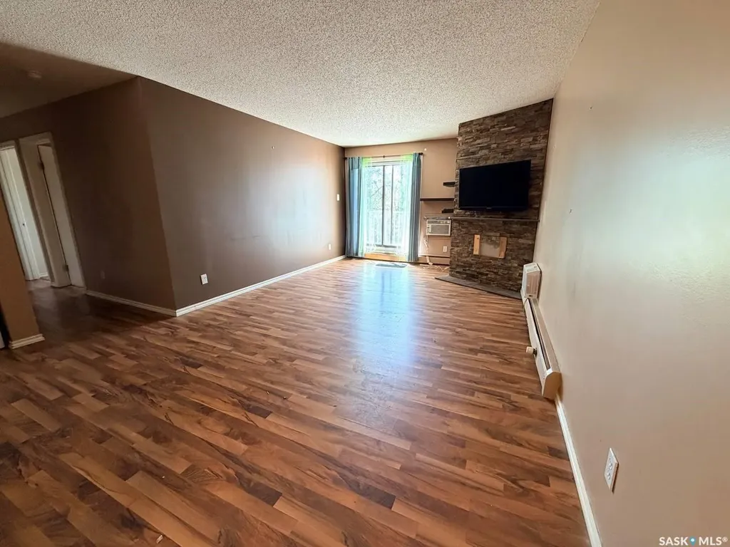 1121 Mckercher Drive Saskatoon SK S7H 5B8