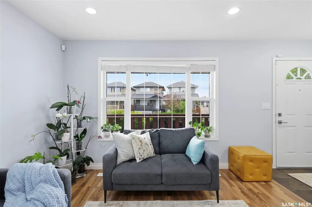 722 Lamarsh Lane Saskatoon SK S7W 1B6