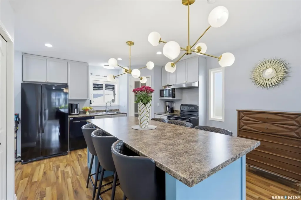722 Lamarsh Lane Saskatoon SK S7W 1B6
