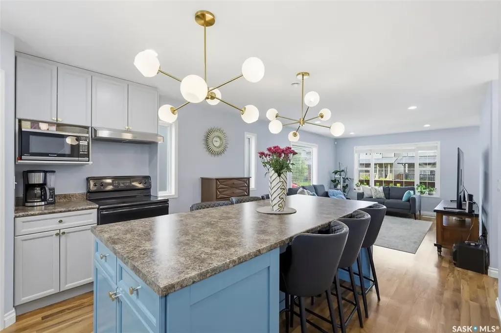 722 Lamarsh Lane Saskatoon SK S7W 1B6