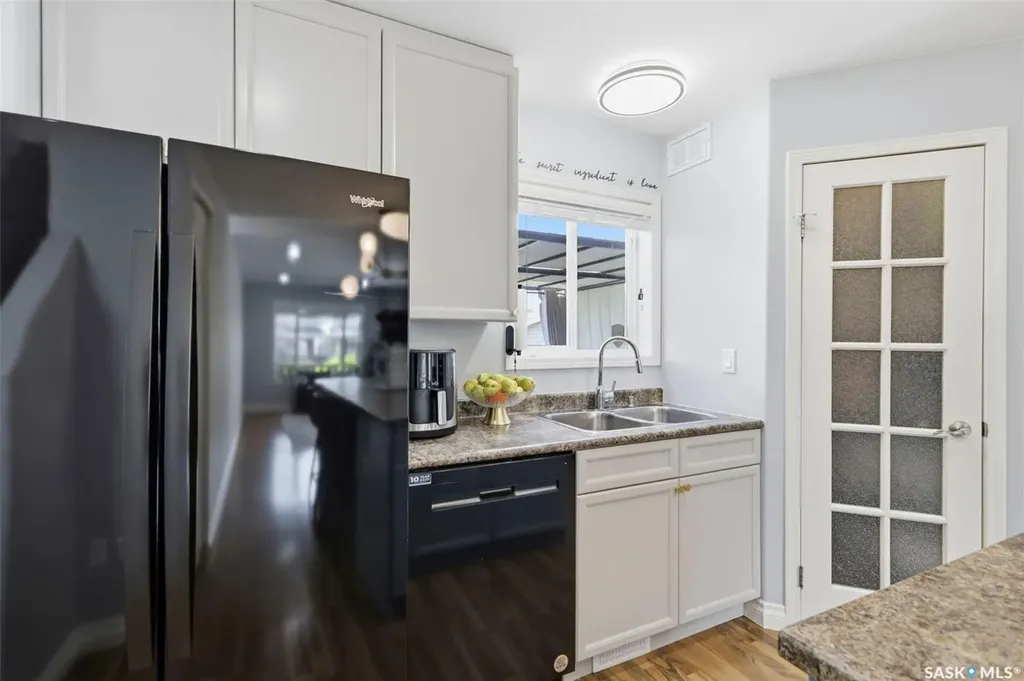 722 Lamarsh Lane Saskatoon SK S7W 1B6