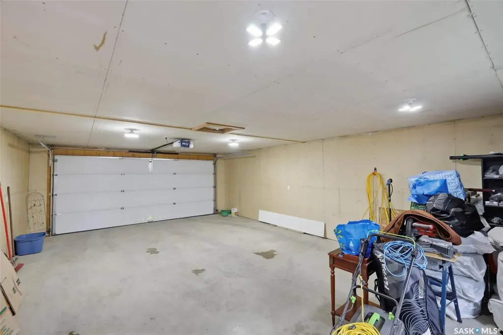 722 Lamarsh Lane Saskatoon SK S7W 1B6