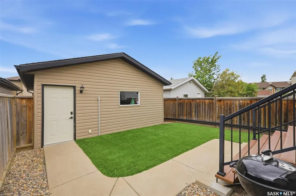 722 Lamarsh Lane Saskatoon SK S7W 1B6