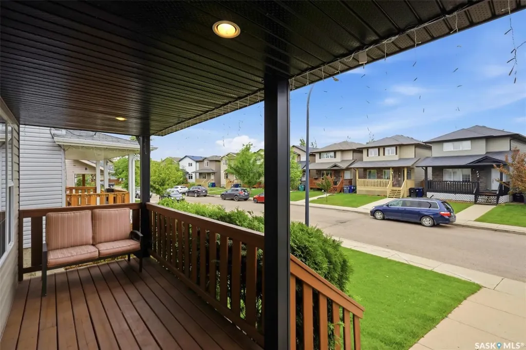 722 Lamarsh Lane Saskatoon SK S7W 1B6