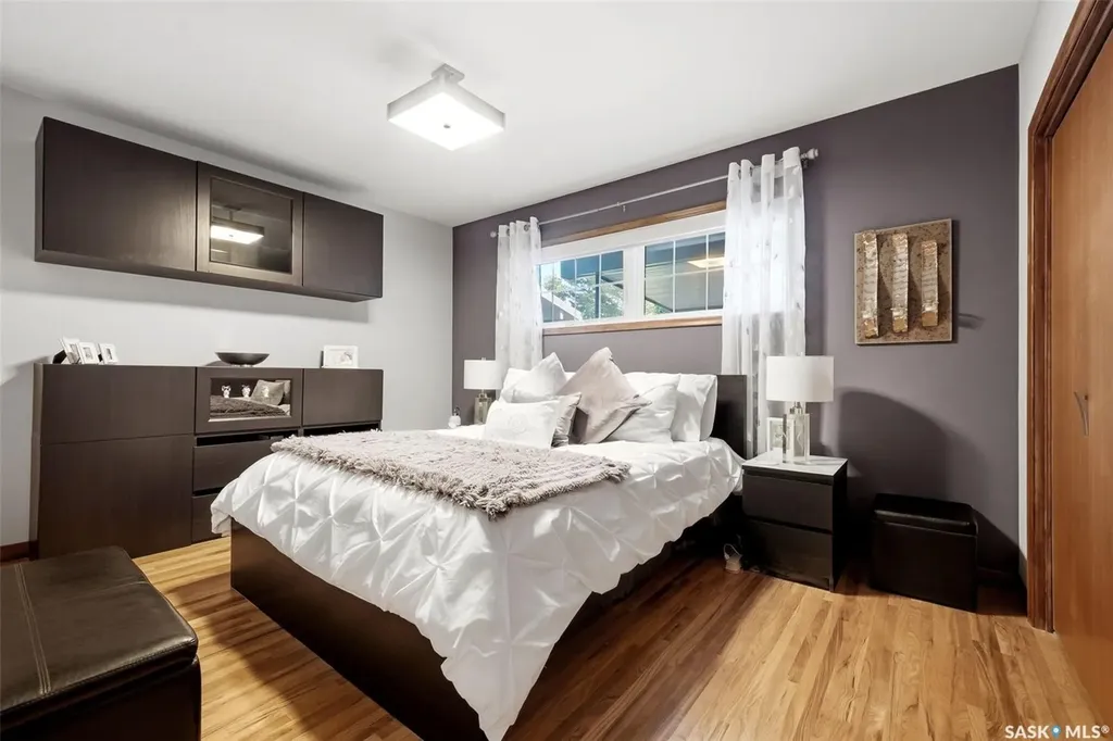 2738 Cameron Street Regina SK S4T 2W6