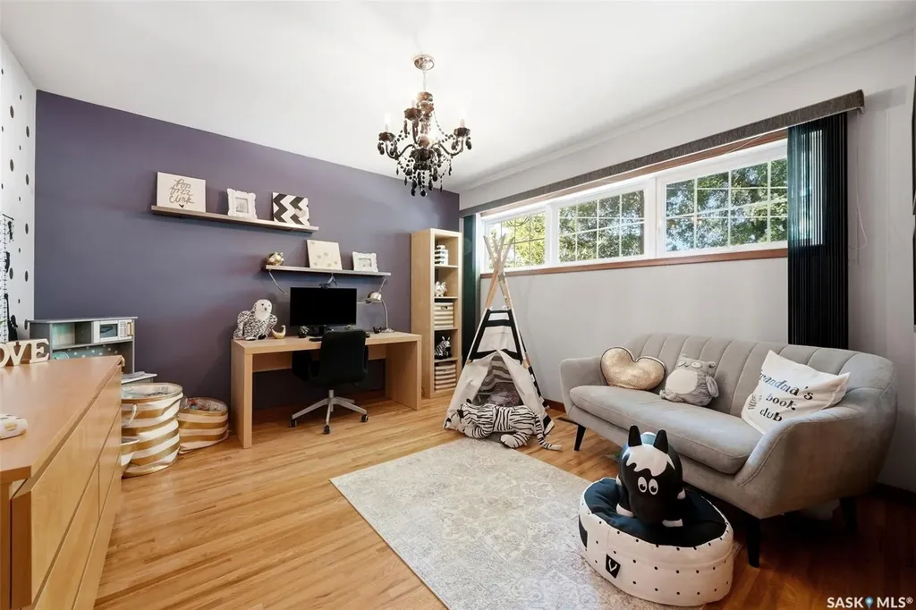 2738 Cameron Street Regina SK S4T 2W6