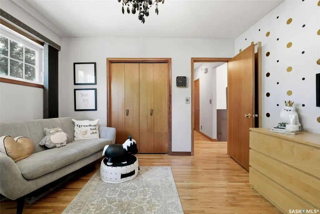 2738 Cameron Street Regina SK S4T 2W6