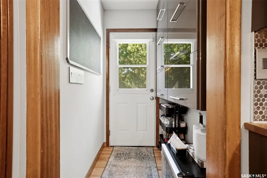 2738 Cameron Street Regina SK S4T 2W6