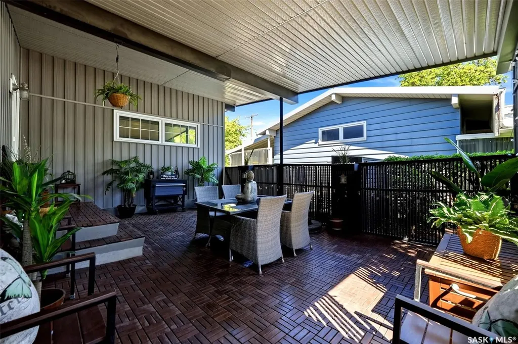 2738 Cameron Street Regina SK S4T 2W6