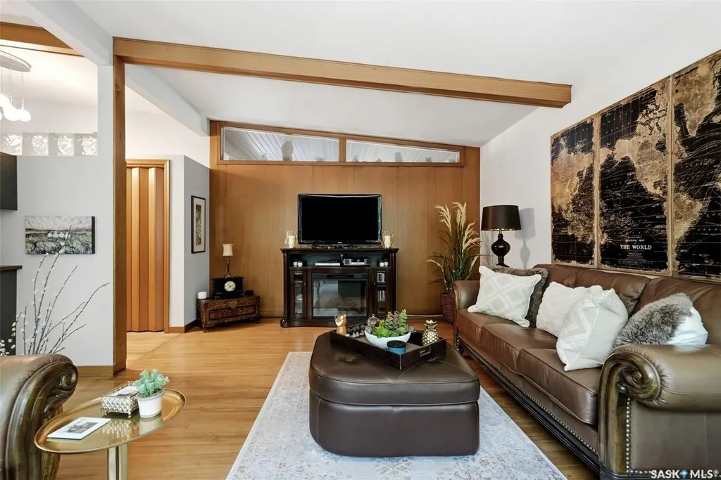 2738 Cameron Street Regina SK S4T 2W6