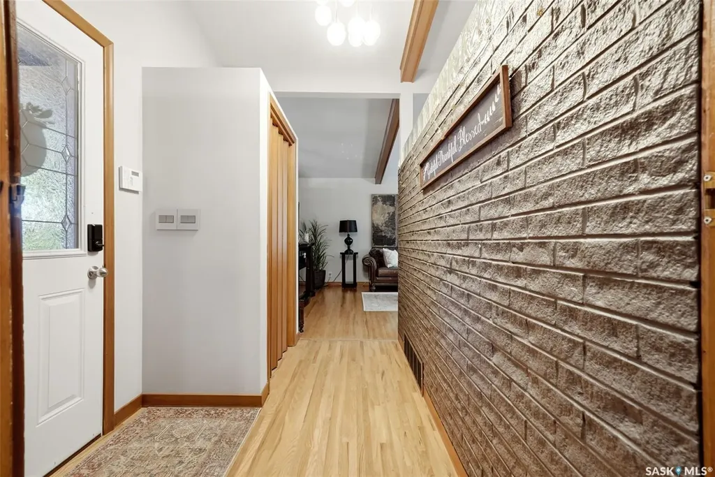 2738 Cameron Street Regina SK S4T 2W6