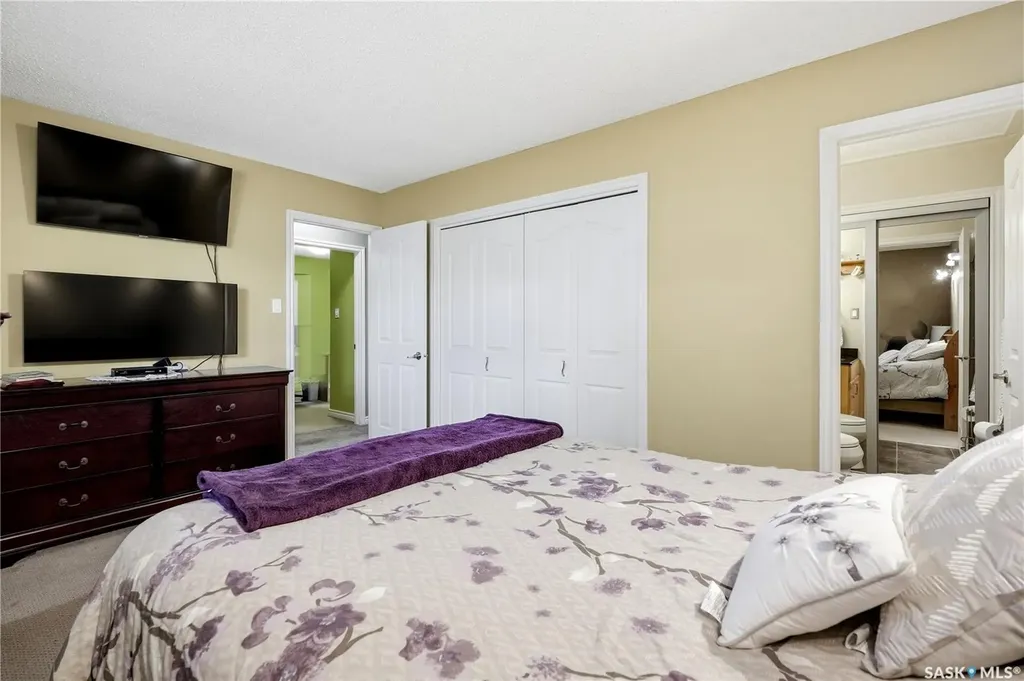 179 Merlin Crescent Regina SK S4R 3E6
