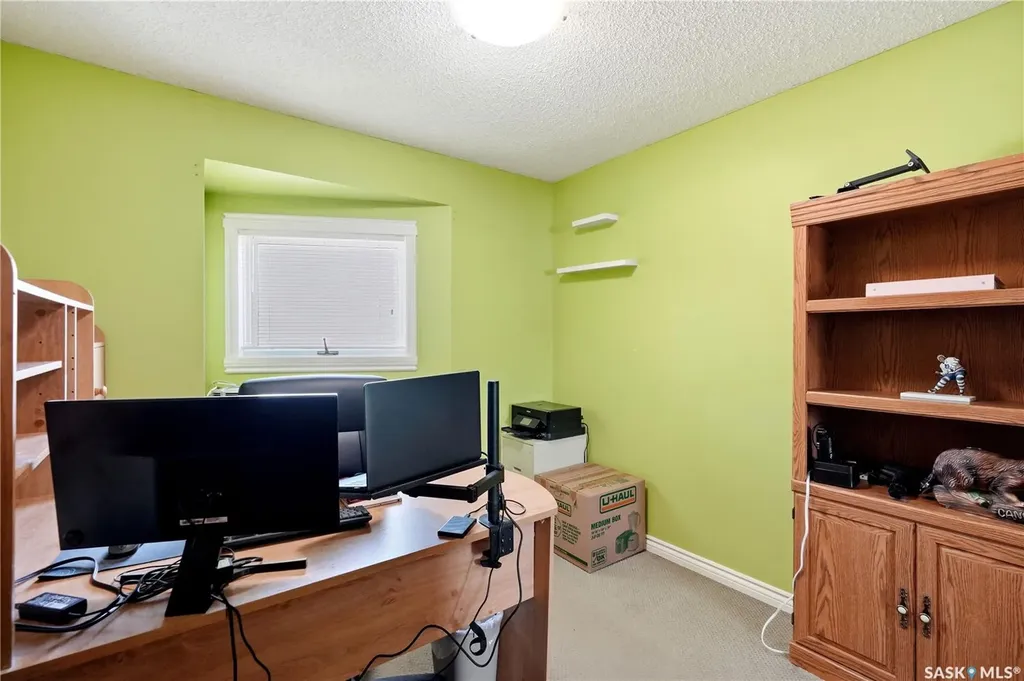 179 Merlin Crescent Regina SK S4R 3E6
