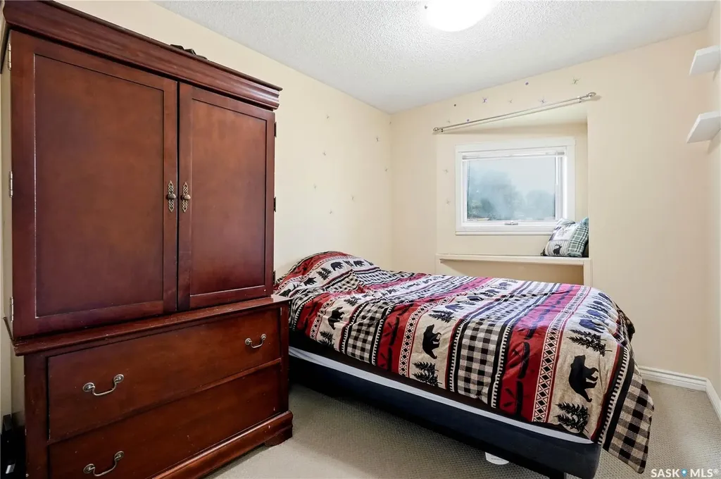 179 Merlin Crescent Regina SK S4R 3E6