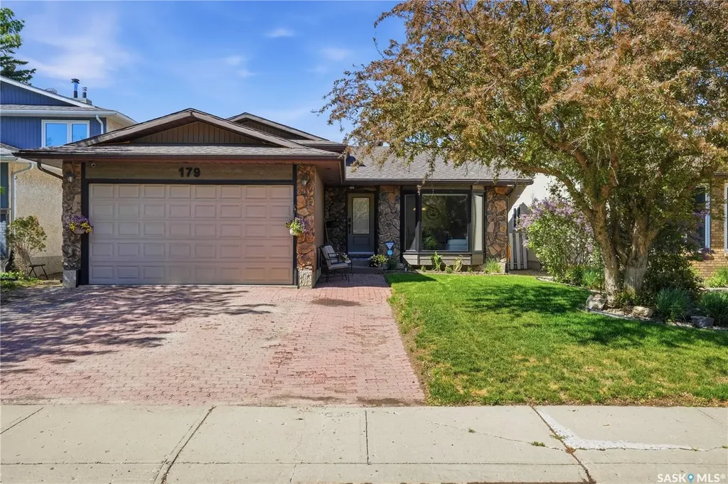 179 Merlin Crescent Regina SK S4R 3E6