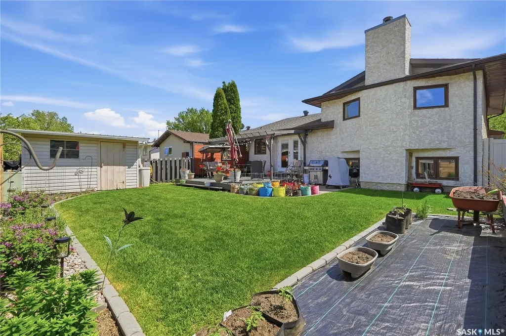 179 Merlin Crescent Regina SK S4R 3E6