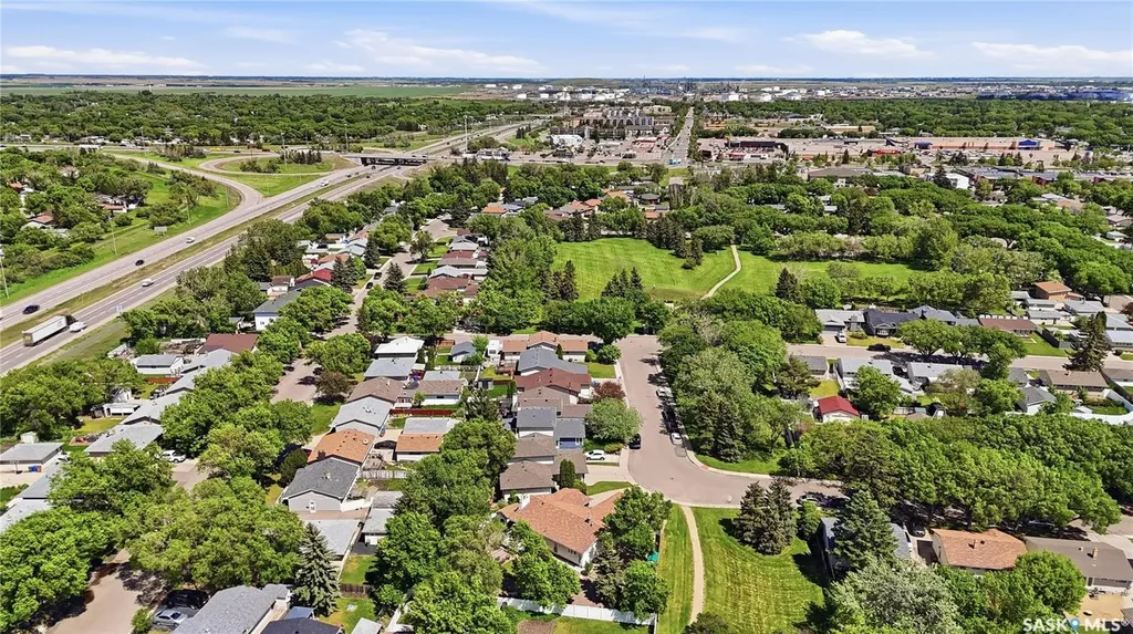 179 Merlin Crescent Regina SK S4R 3E6