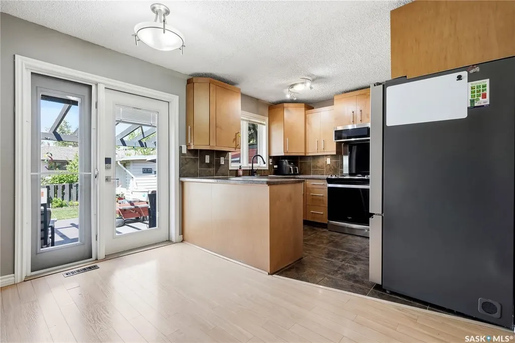179 Merlin Crescent Regina SK S4R 3E6