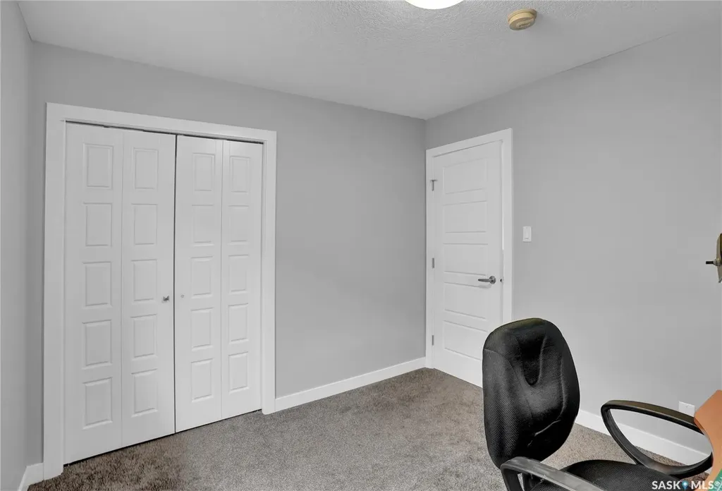 1749 11th Avenue NW Moose Jaw SK S6J 0B3