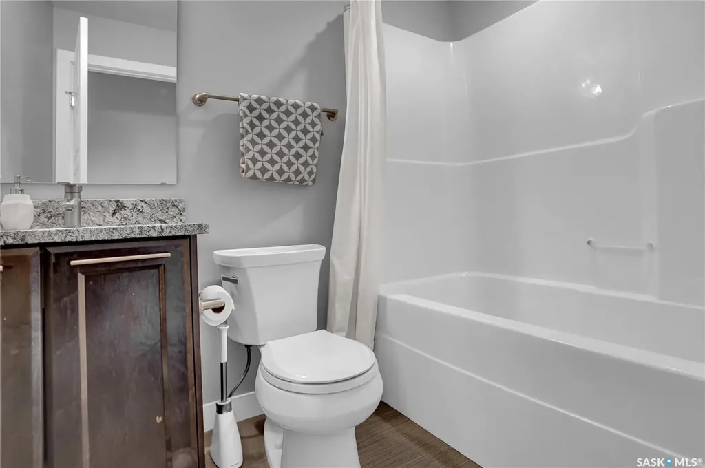 1749 11th Avenue NW Moose Jaw SK S6J 0B3
