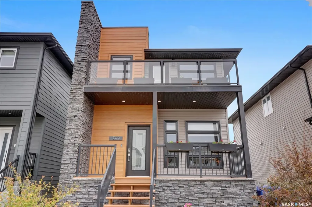 1749 11th Avenue NW Moose Jaw SK S6J 0B3