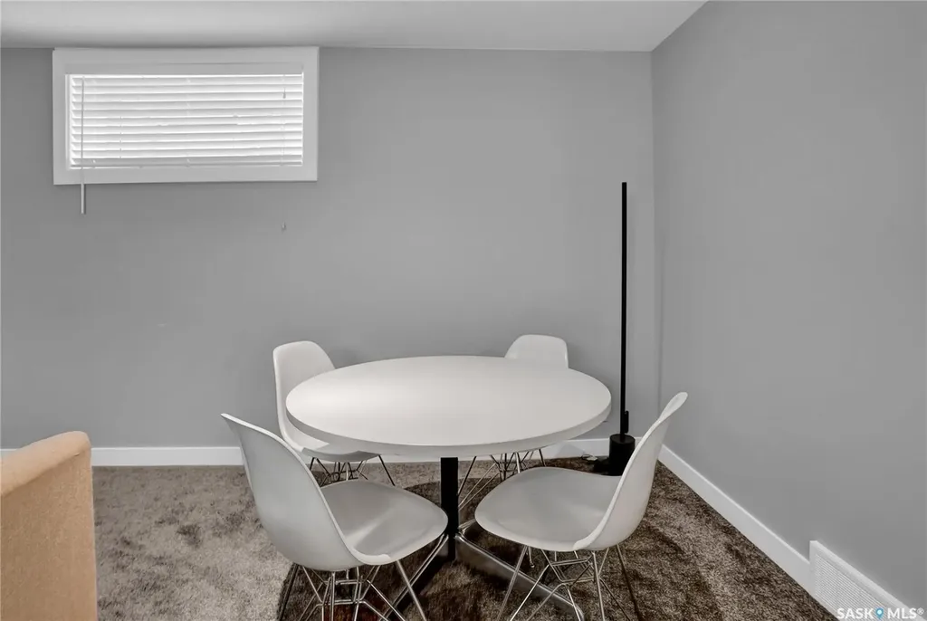 1749 11th Avenue NW Moose Jaw SK S6J 0B3