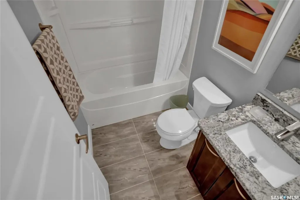 1749 11th Avenue NW Moose Jaw SK S6J 0B3