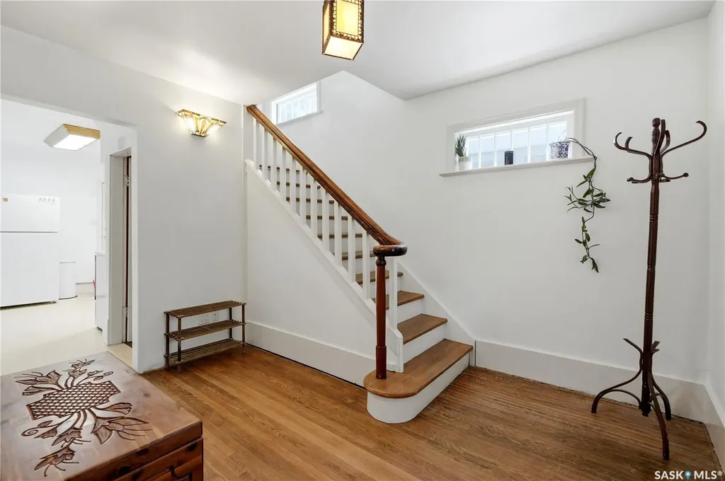 734 10th Street E Saskatoon SK S7H 0H1