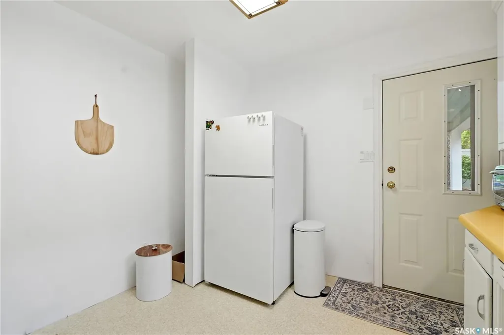 734 10th Street E Saskatoon SK S7H 0H1