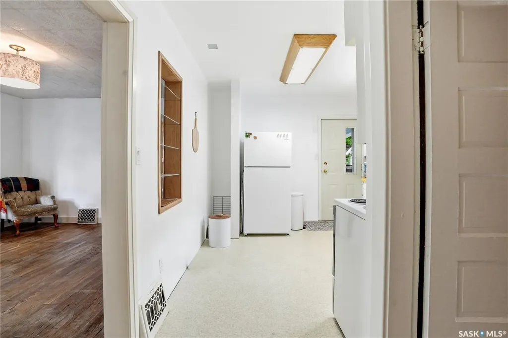 734 10th Street E Saskatoon SK S7H 0H1