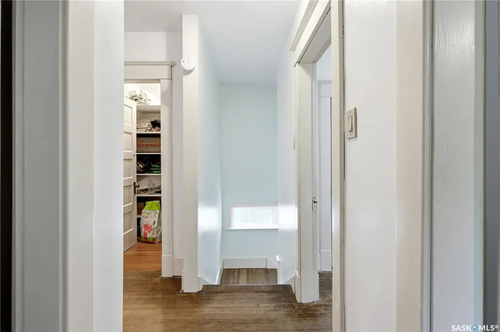 734 10th Street E Saskatoon SK S7H 0H1