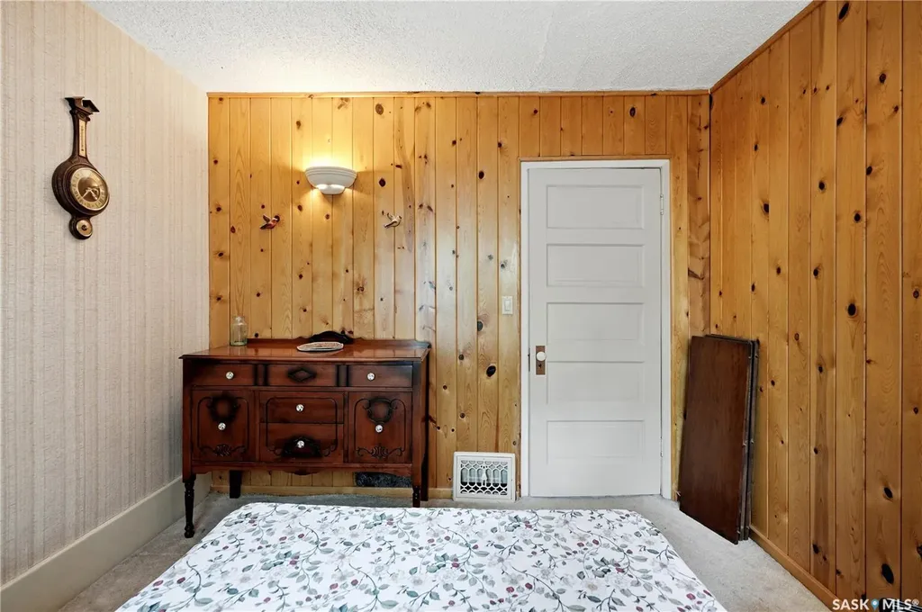 734 10th Street E Saskatoon SK S7H 0H1