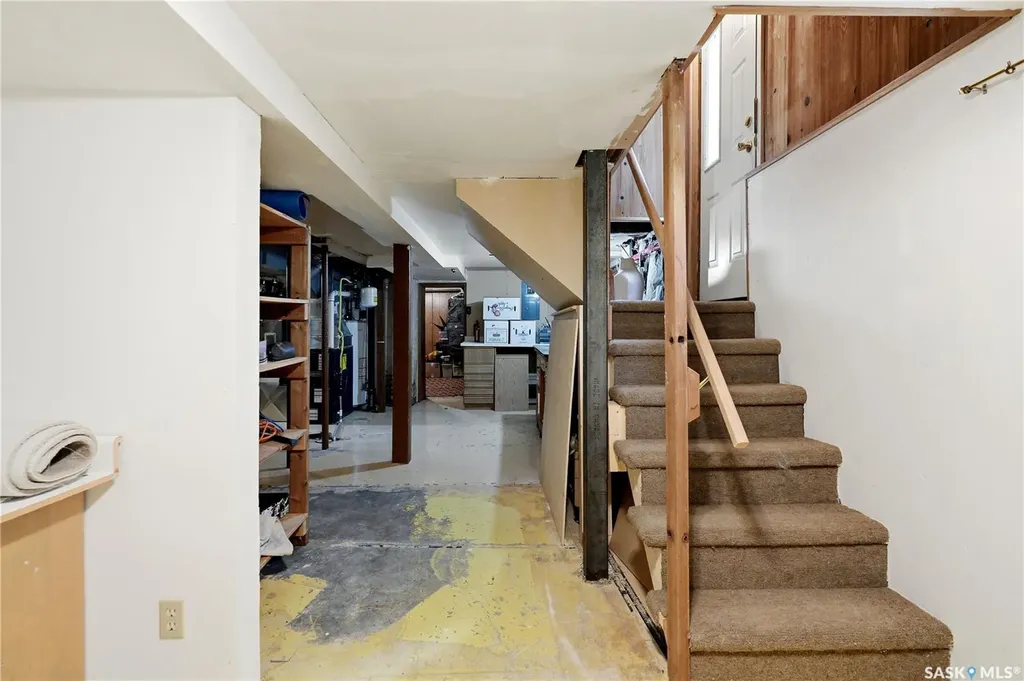 734 10th Street E Saskatoon SK S7H 0H1