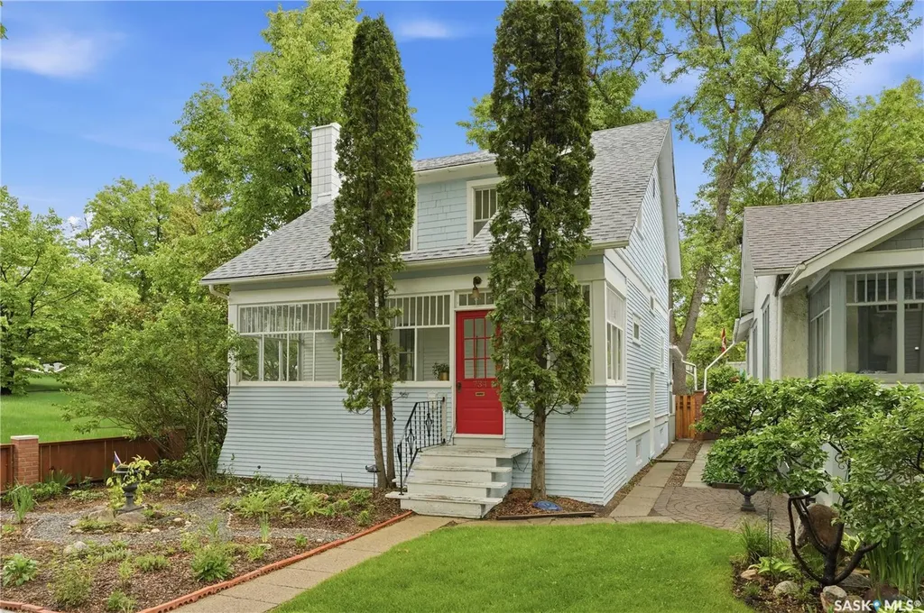 734 10th Street E Saskatoon SK S7H 0H1