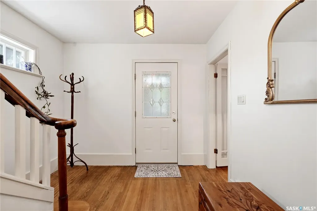 734 10th Street E Saskatoon SK S7H 0H1