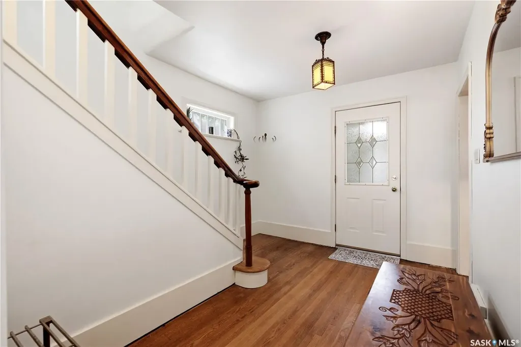 734 10th Street E Saskatoon SK S7H 0H1