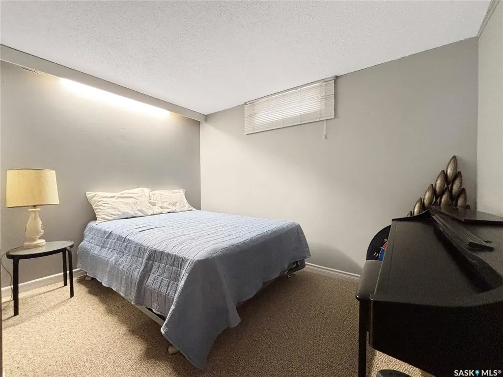 605 O Avenue N Saskatoon SK S7L 2V4