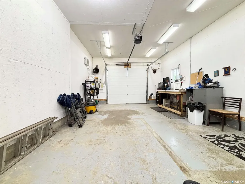 605 O Avenue N Saskatoon SK S7L 2V4