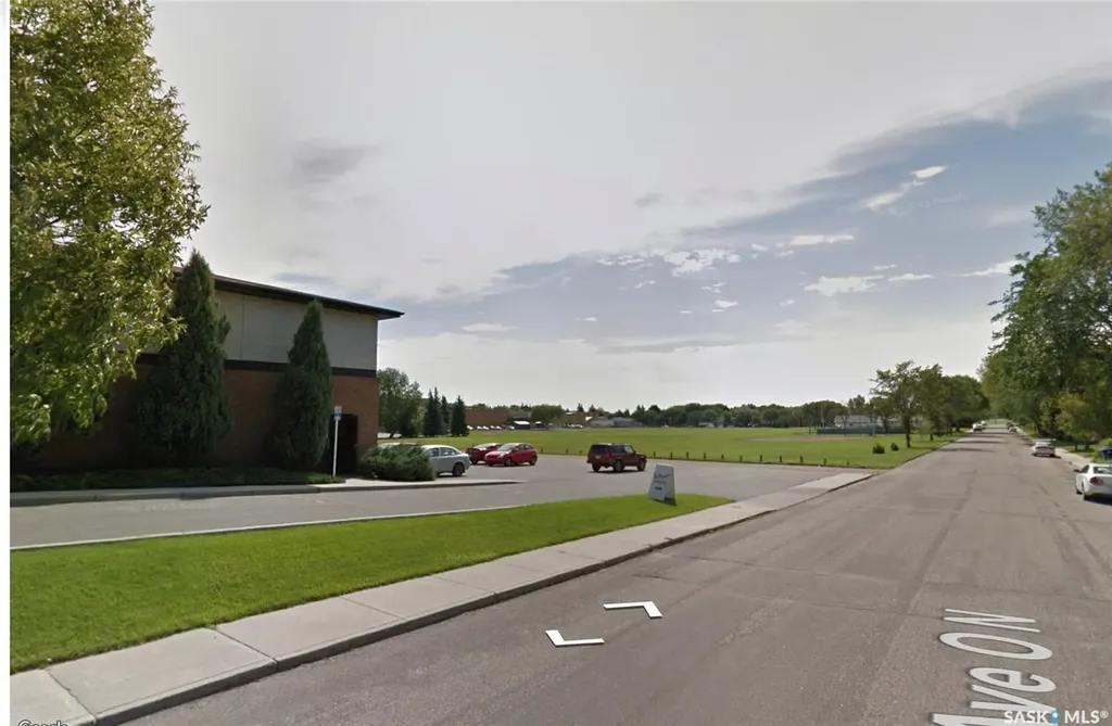 605 O Avenue N Saskatoon SK S7L 2V4