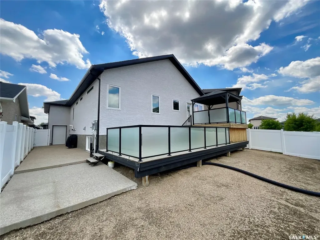 1633 Maple Rose Crescent N Regina SK S4X 0J6