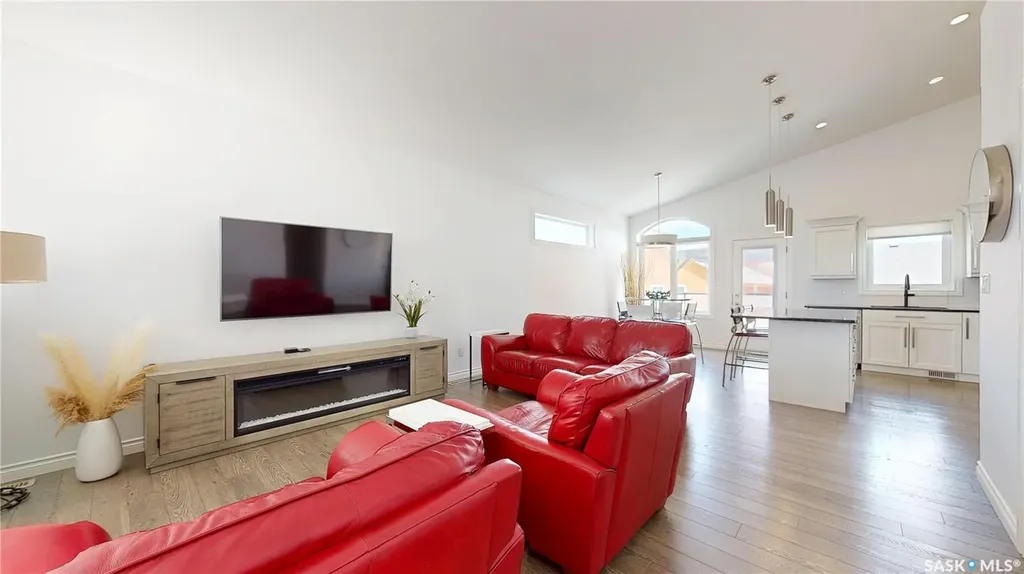1633 Maple Rose Crescent N Regina SK S4X 0J6