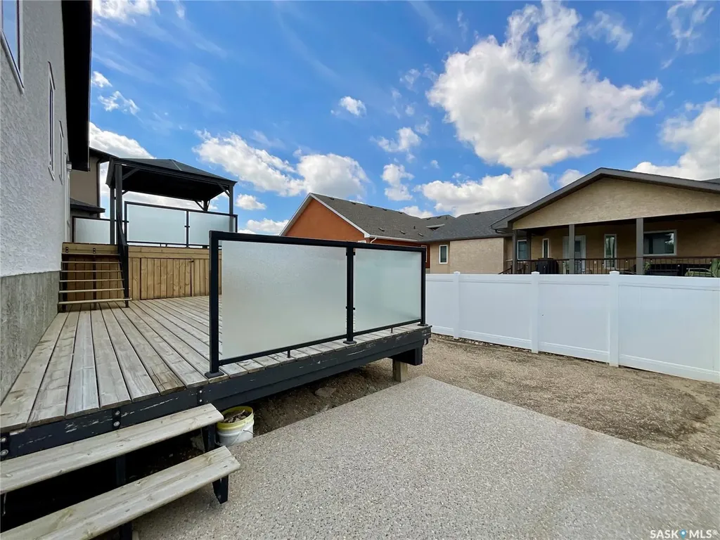 1633 Maple Rose Crescent N Regina SK S4X 0J6