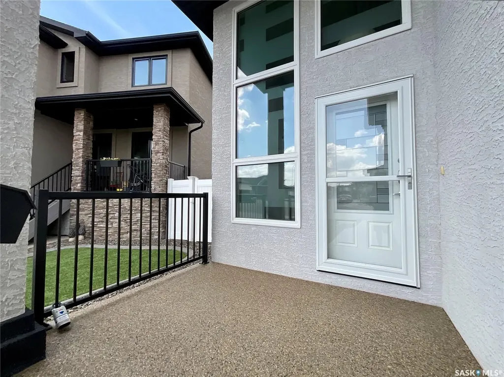 1633 Maple Rose Crescent N Regina SK S4X 0J6