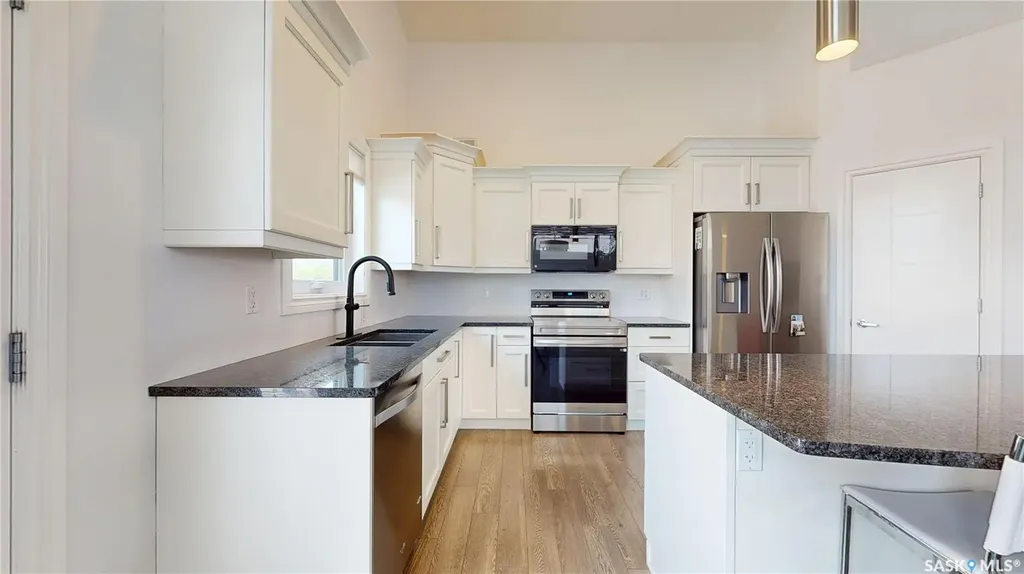 1633 Maple Rose Crescent N Regina SK S4X 0J6
