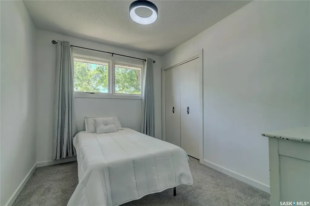 2314 Dewdney Avenue E Regina SK S4N 4E1