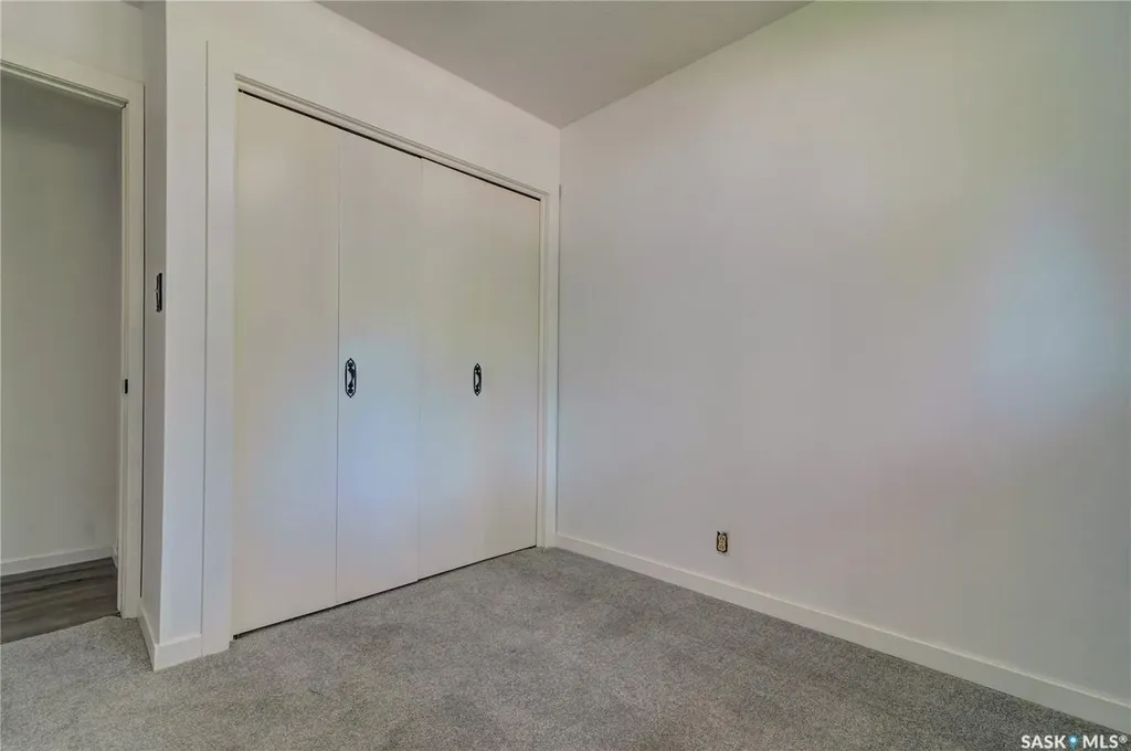 2314 Dewdney Avenue E Regina SK S4N 4E1