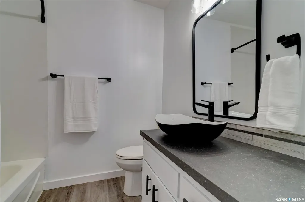 2314 Dewdney Avenue E Regina SK S4N 4E1
